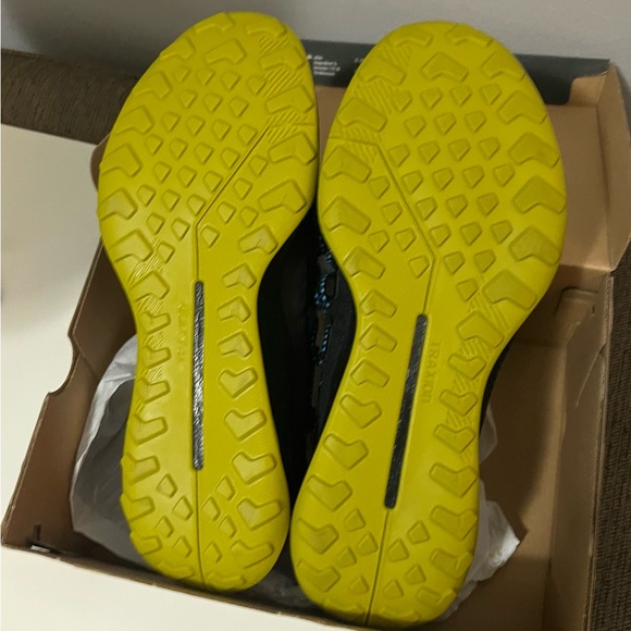 adidas Terrex Voyager 21 Canvas 'Black Orange Gum'
sneakers men’s size 11.5 NEW! - Picture 5 of 16